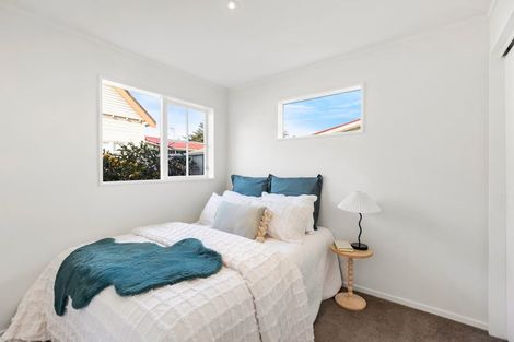 Photo of property in 165b Queens Drive, Lyall Bay, Wellington, 6022