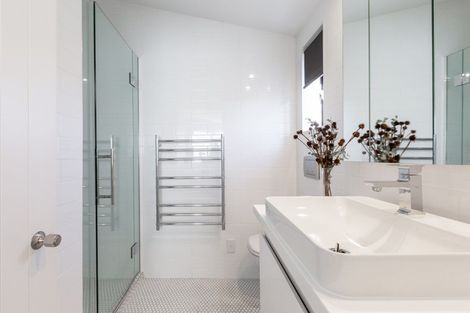 Photo of property in 120 Avondale Road, Taradale, Napier, 4112