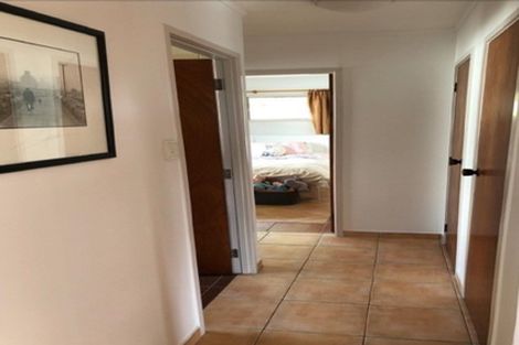 Photo of property in 1/147 Ocean View Road, Hillcrest, Auckland, 0627