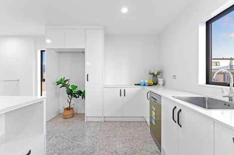 Photo of property in 9 Dotterel Place, Westgate, Auckland, 0614
