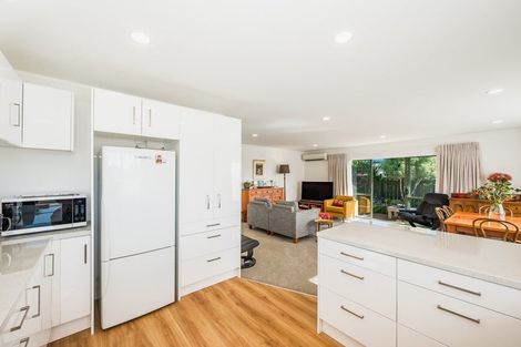 Photo of property in 7 Balmerino Grove, Waikanae, 5036