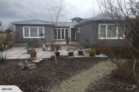 Photo of property in 10 Helga Crescent, Te Atatu Peninsula, Auckland, 0610