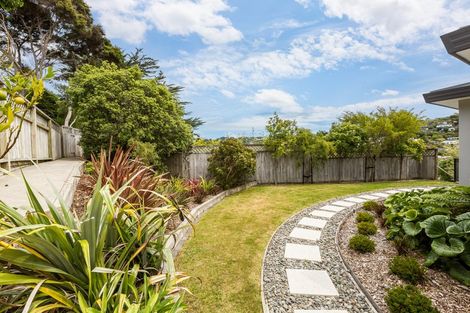 Photo of property in 9a Observatory Close, Whitby, Porirua, 5024