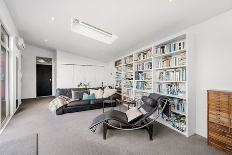 Photo of property in 72 Mortimer Terrace, Brooklyn, Wellington, 6021