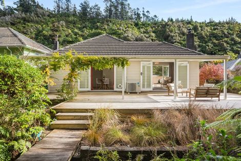 Photo of property in 27 Sunny Grove, Wainuiomata, Lower Hutt, 5014