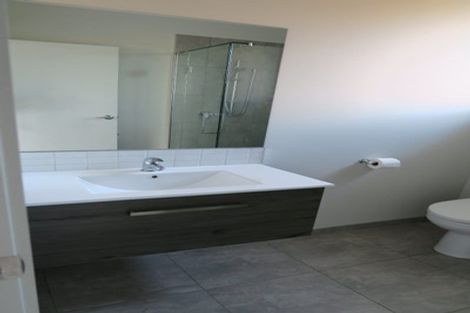 Photo of property in 31 Denny Hulme Drive, Mount Maunganui, 3116