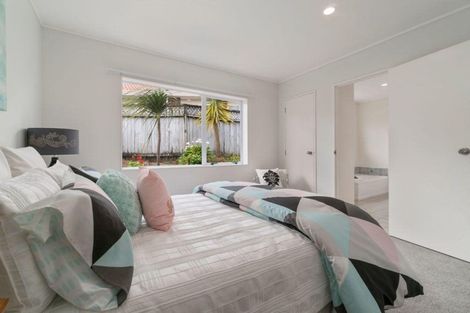 Photo of property in 10 Imelda Road, Te Atatu Peninsula, Auckland, 0610