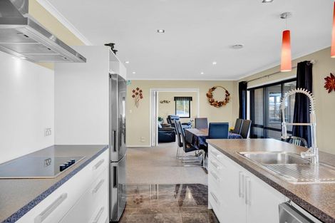 Photo of property in 12 Nikau Place, Hawera, 4610