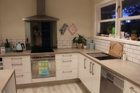 Photo of property in 13 Parkdale Place, Glenview, Hamilton, 3206