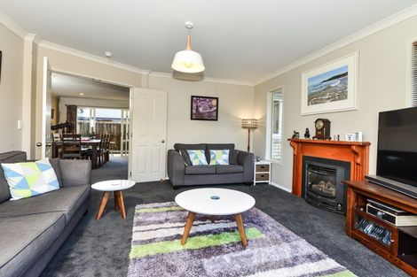 Photo of property in 14 Rosewood Court, Huntington, Hamilton, 3210