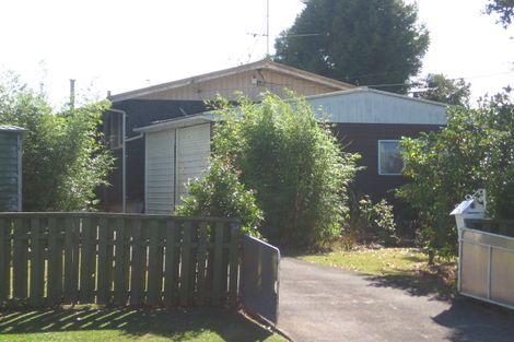 Photo of property in 14 Rickards Place, New Lynn, Auckland, 0600