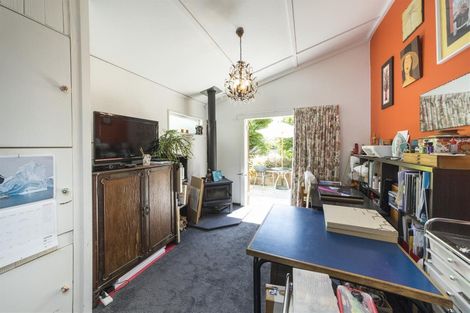 Photo of property in 2 Maunder Street, Marton, 4710