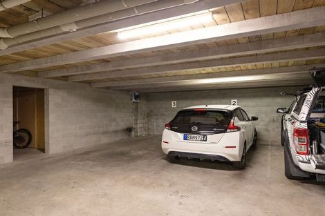 Photo of property in Rahiri Apartments, 2/23 Adelaide Street, Queenstown, 9300