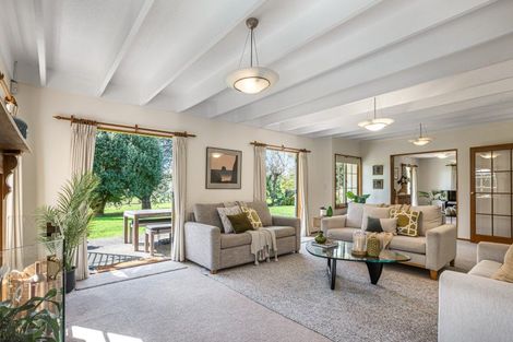 Photo of property in 6 Terrylyn Drive, Hillcrest, Auckland, 0627