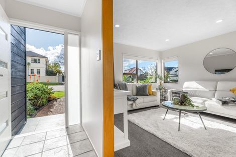 Photo of property in 11 Stevenson Way, Cockle Bay, Auckland, 2014