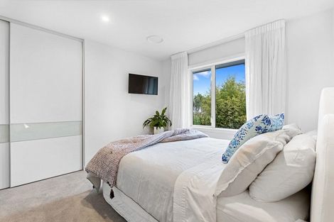 Photo of property in 2 Snowdon Road, Fendalton, Christchurch, 8052