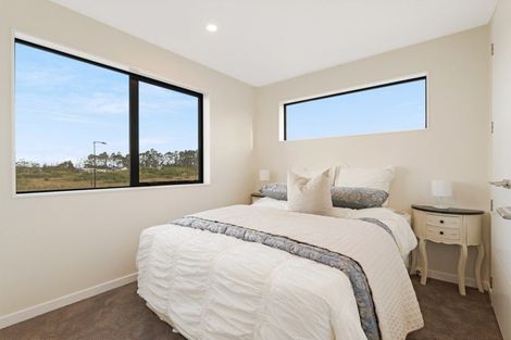 Photo of property in 4 Babos Avenue, Kumeu, 0810