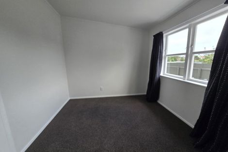 Photo of property in 1/42 Stanley Road, Glenfield, Auckland, 0629
