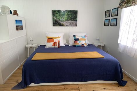 Photo of property in 42 Sea View Road, Baylys Beach, Dargaville, 0377