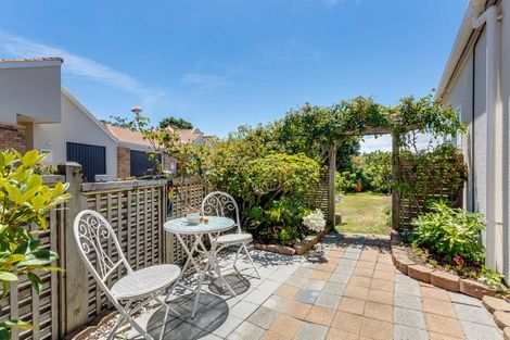 Photo of property in 3 Lakeside Villas, Whitby, Porirua, 5024