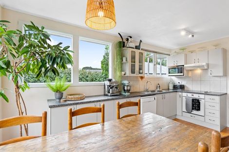 Photo of property in 1/48 Woodside Avenue, Northcote, Auckland, 0627