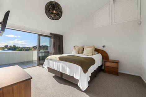 Photo of property in 64 Karina Road, Merrilands, New Plymouth, 4312