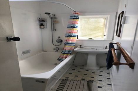 Photo of property in Carillion/the Knoll, 33 Thompson Street, Mount Cook, Wellington, 6011