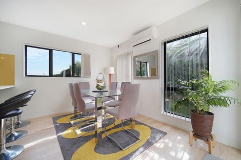 Photo of property in 5d James Road, Manurewa, Auckland, 2102