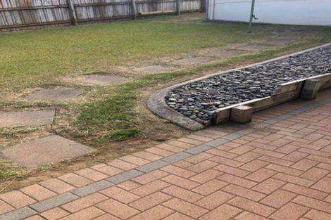 Photo of property in 9 Graham Collins Drive, Windsor Park, Auckland, 0632