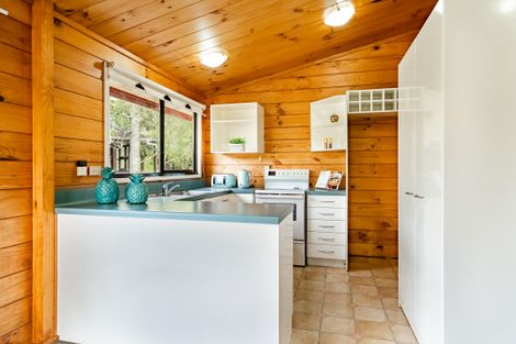 Photo of property in 27 Wirihana Road, Titirangi, Auckland, 0604