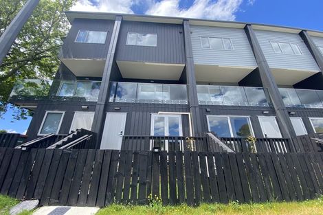 Photo of property in 6/36 Edmonton Road, Henderson, Auckland, 0612