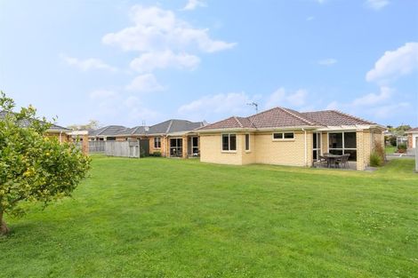 Photo of property in 39 Sovereign Isle Lane, Rototuna, Hamilton, 3210