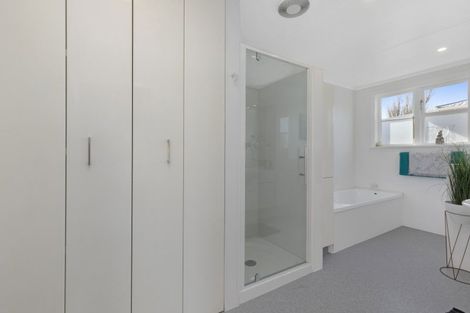 Photo of property in 21 Elizabeth Street, Moera, Lower Hutt, 5010