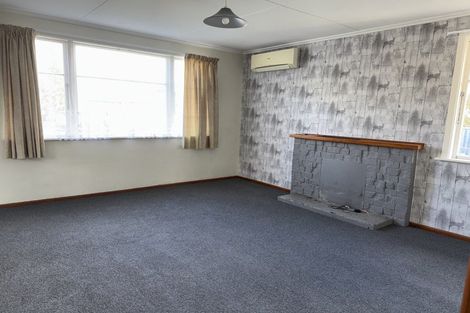 Photo of property in 5 Waterloo Crescent, Hokowhitu, Palmerston North, 4410