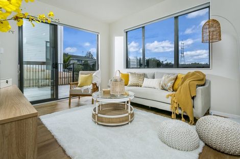 Photo of property in 51c Reynella Drive, Massey, Auckland, 0614