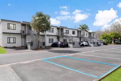 Photo of property in The Grange, 78/92 Bush Road, Albany, Auckland, 0632