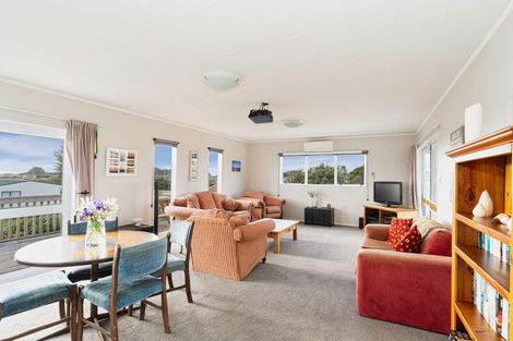 Photo of property in 76 Kahukura Avenue, Waitarere Beach, Levin, 5510