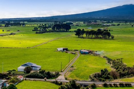 Photo of property in 2288 Eltham Road, Awatuna, Hawera, 4679