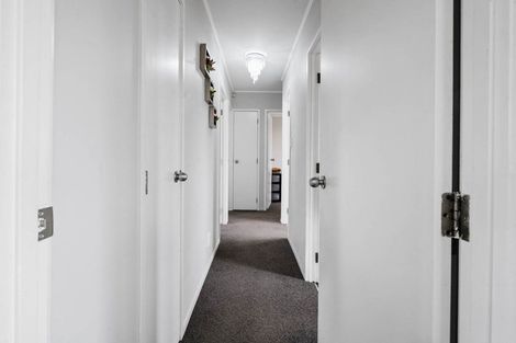 Photo of property in 1/11 Blackgate Place, Weymouth, Auckland, 2103