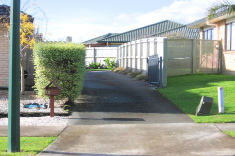 Photo of property in 10 Newinn Crescent, East Tamaki Heights, Auckland, 2016