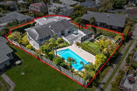 Photo of property in 22a Eastcliffe Road, Castor Bay, Auckland, 0620