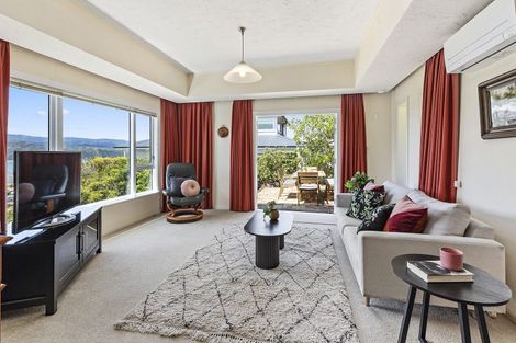 Photo of property in 66 Seatoun Heights Road, Seatoun, Wellington, 6022