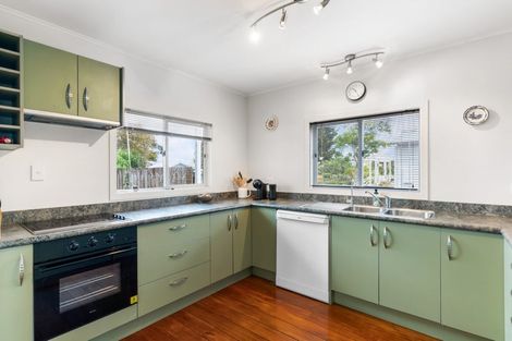 Photo of property in 21 Zealandia Road, Manly, Whangaparaoa, 0930