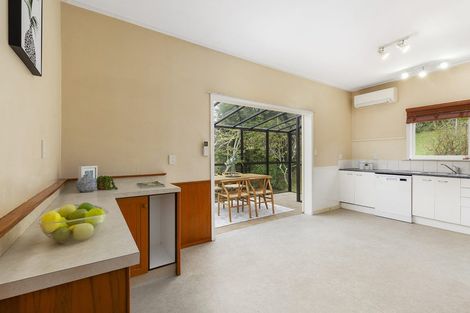 Photo of property in 16 Tawa Terrace, Tawa, Wellington, 5028