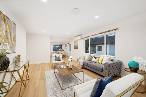 Photo of property in 18 Cityview Place, Massey, Auckland, 0614