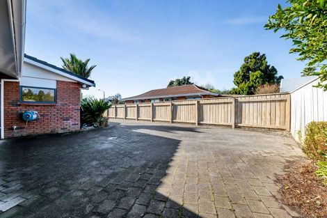 Photo of property in 8 Argyle Place, Highlands Park, New Plymouth, 4312