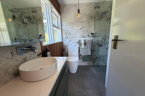 Photo of property in 274 Scenic Drive, Titirangi, Auckland, 0604