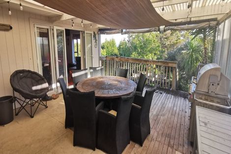 Photo of property in 22 Deane Avenue, Titirangi, Auckland, 0604