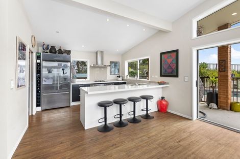 Photo of property in 174 Forest Hill Road, Henderson, Auckland, 0612