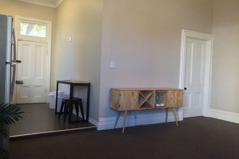 Photo of property in 17 Portland Crescent, Thorndon, Wellington, 6011